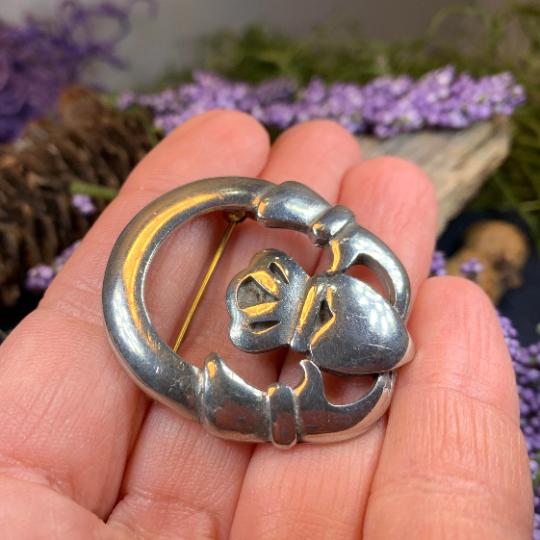 Classic Claddagh Brooch — view 4