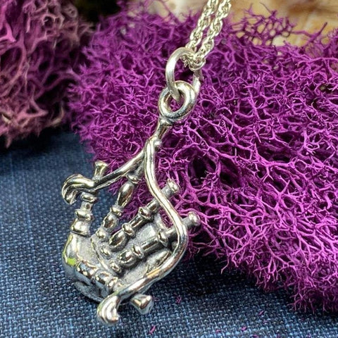 Load image into Gallery viewer, Tartan Bagpipes Necklace
