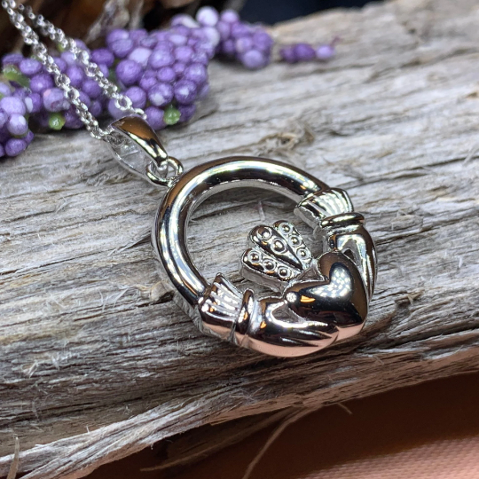 Lylah Claddagh Necklace — view 2