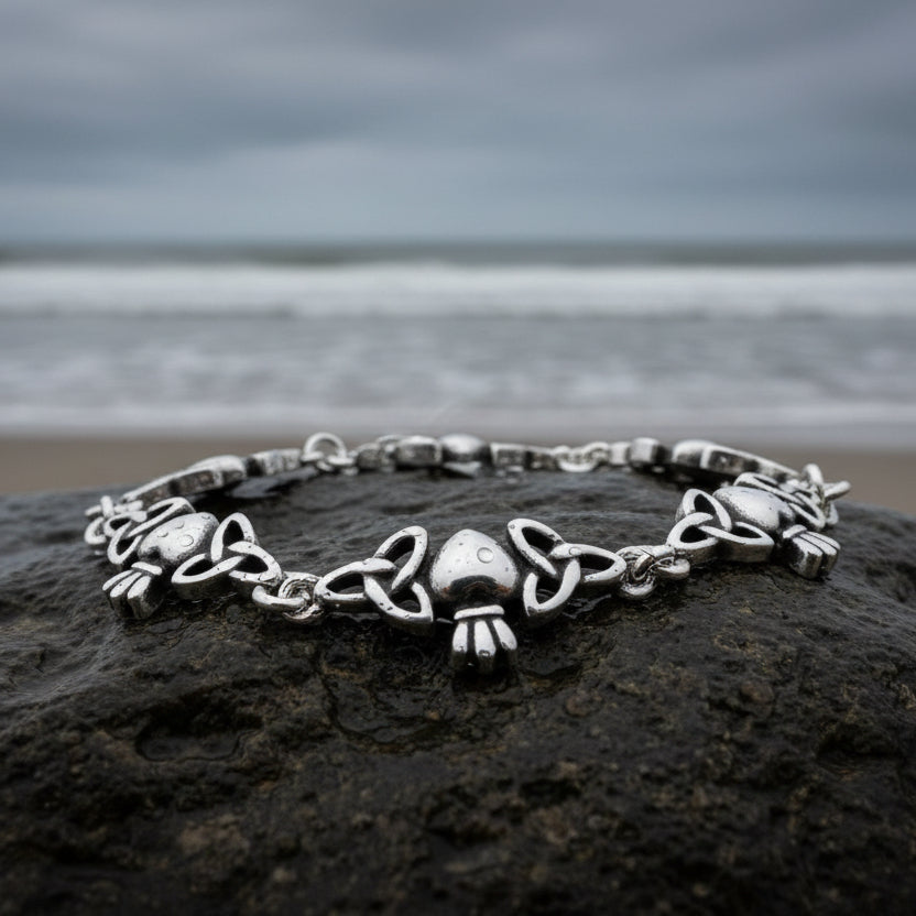 Lavena Celtic Knot Claddagh Bracelet in Sterling Silver
