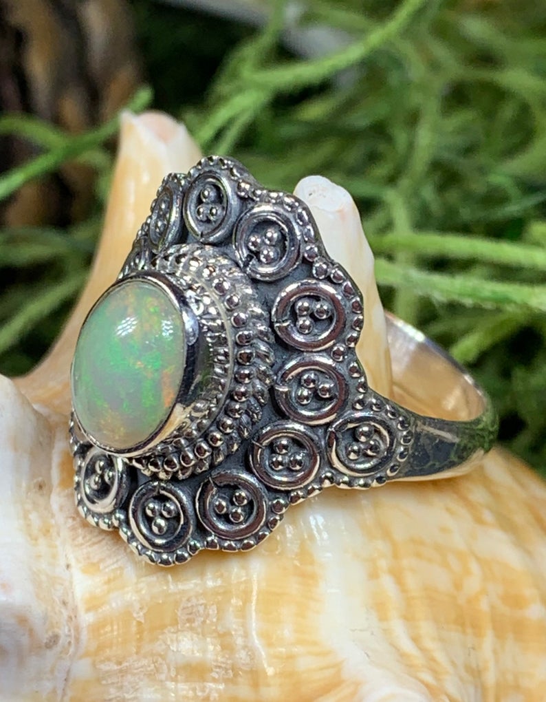 Celtic Queen Ring — view 11