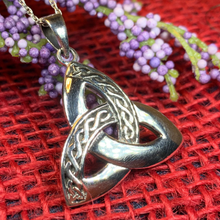 Load image into Gallery viewer, Vafara Triquetra Knot Necklace
