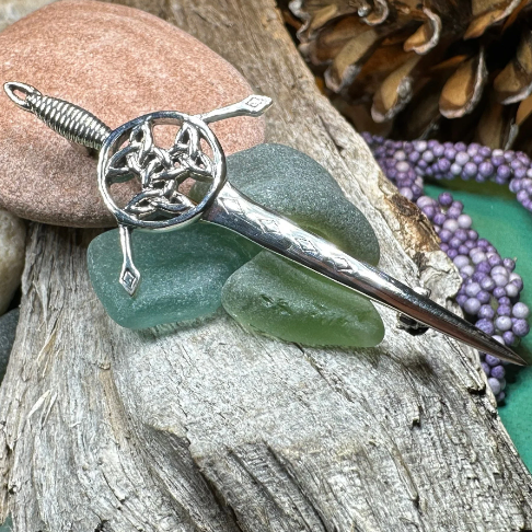 Trinity Knot Sword Kilt Pin in sterling silver
