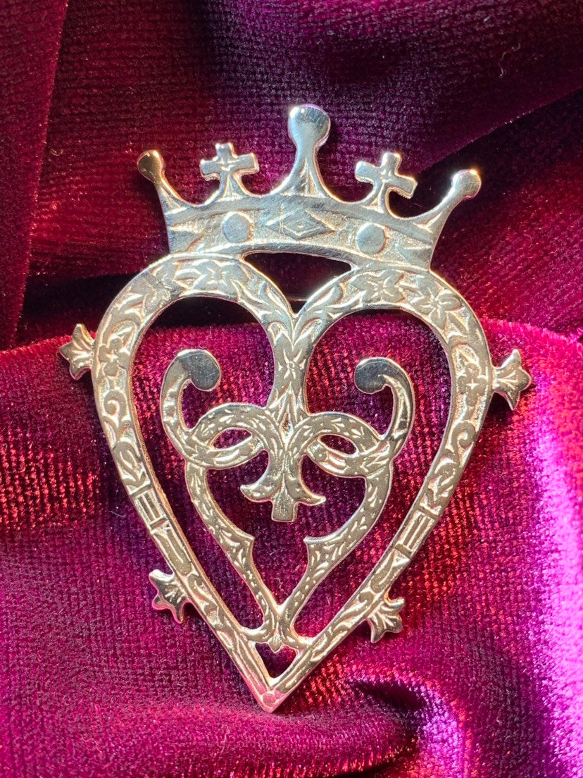 Luckenbooth Brooch, Scotland Pin, Celtic Pin, Heart Jewelry, Bridal Jewelry, Celtic Wedding, Gift for Her, Outlander Jewelry, Anniversary
