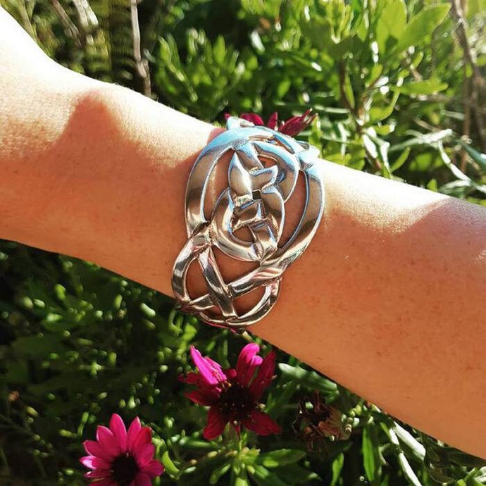 Celtic Knot Pewter Bracelet, Celtic Jewelry, Bangle Bracelet, Scotland Jewelry, Ireland Jewelry, Wife Gift, Girlfriend Gift, Sister Gift