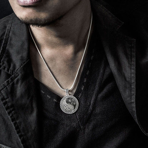 Load image into Gallery viewer, Celtic Yin Yang Necklace
