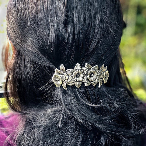 Load image into Gallery viewer, Daffodil Hair Clip, Celtic Barrette, Flower Jewelry, Welsh Jewelry, Friendship Gift, Wiccan Jewelry, Wales Jewelry, Nature Barrette
