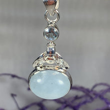 Load image into Gallery viewer, Bee Aquamarine Necklace 03
