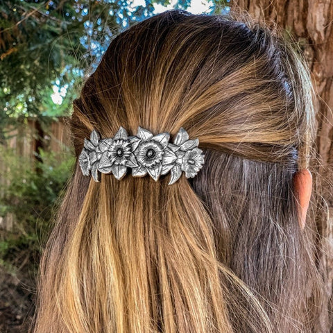 Load image into Gallery viewer, Daffodil Hair Clip, Celtic Barrette, Flower Jewelry, Welsh Jewelry, Friendship Gift, Wiccan Jewelry, Wales Jewelry, Nature Barrette
