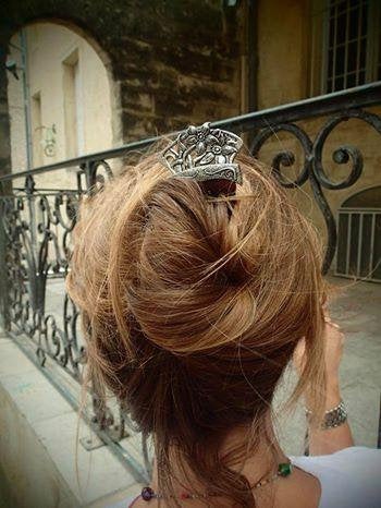 Load image into Gallery viewer, Daffodil Hair Stick
