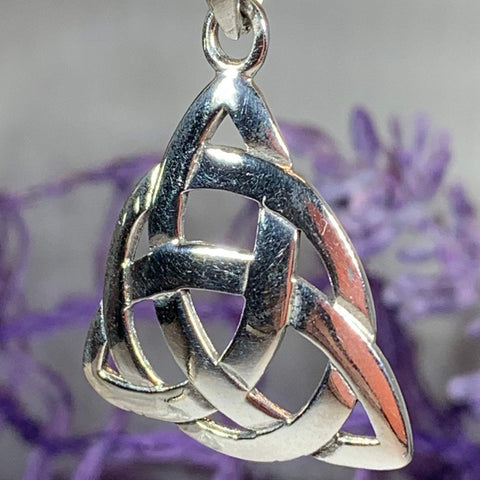 Load image into Gallery viewer, Emaline Celtic Knot Necklace

