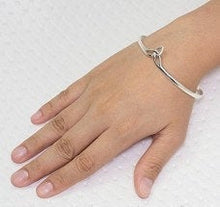 Load image into Gallery viewer, Triquetra Silver Bracelet
