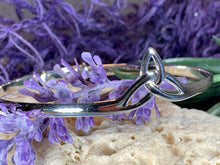 Load image into Gallery viewer, Triquetra Silver Bracelet
