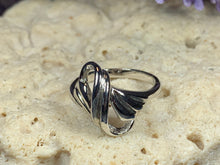Load image into Gallery viewer, Celtic Knot Swirl Ring

