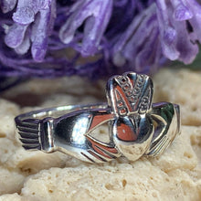 Load image into Gallery viewer, Ardmore Claddagh Ring 04
