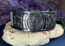 Load image into Gallery viewer, Celtic Triskelion Bracelet
