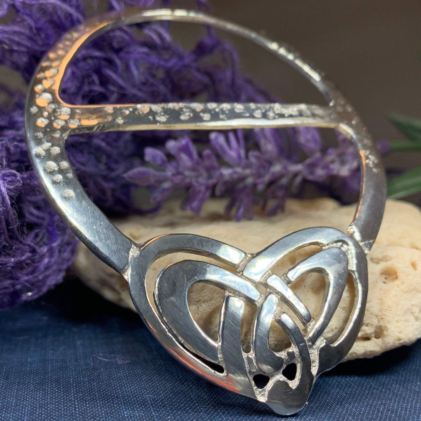 Celtic Double Heart Scarf Ring in pewter