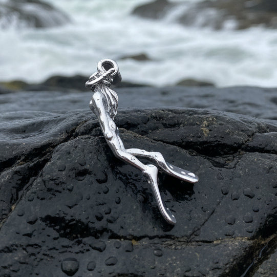 Lady Diver Necklace in Sterling Silver