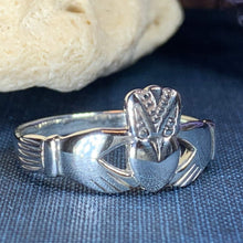 Load image into Gallery viewer, Ardmore Claddagh Ring 02
