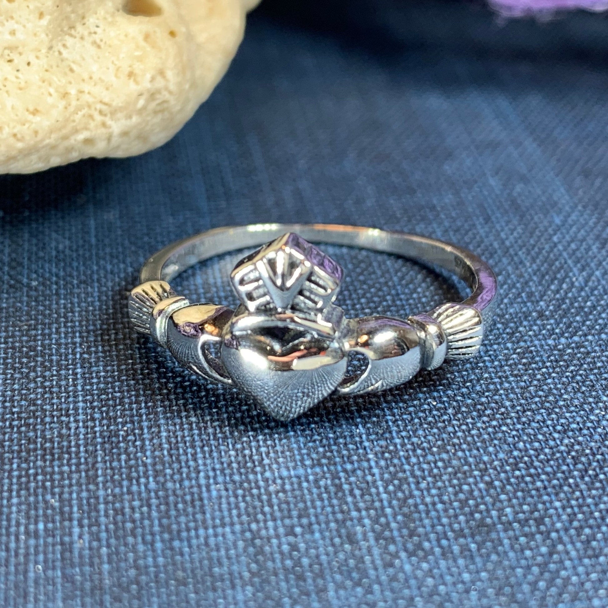 Dunlavin Claddagh Ring — view 6