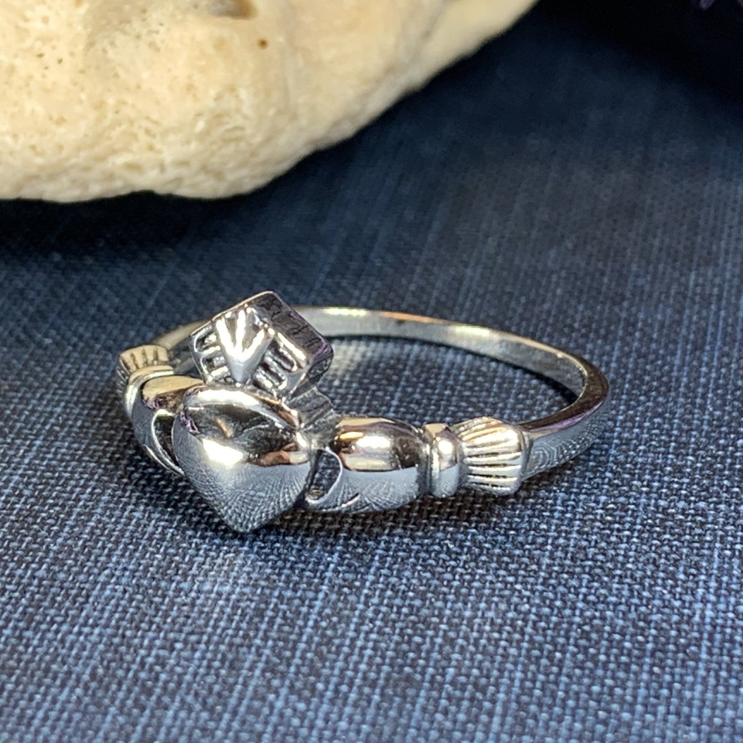 Dunlavin Claddagh Ring — view 8
