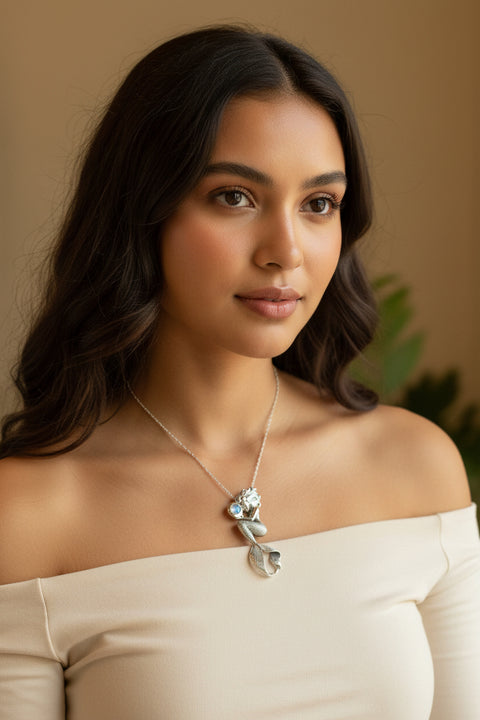 Load image into Gallery viewer, Moonstone Mermaid Necklace
