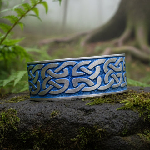 Load image into Gallery viewer, Celtic Knot Bracelet, Celtic Jewelry, Irish Bangle Bracelet, Scotland Jewelry, Ireland Jewelry, Celtic Cuff, Wife Gift, Girlfriend Gift
