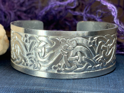 Load image into Gallery viewer, Fionn Celtic Knot Cuff Bracelet

