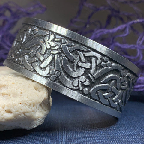 Load image into Gallery viewer, Fionn Celtic Knot Cuff Bracelet
