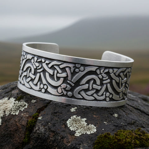 Load image into Gallery viewer, Fionn Celtic Knot Cuff Bracelet
