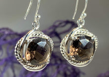 Load image into Gallery viewer, Foraoise Celtic Knot Earrings
