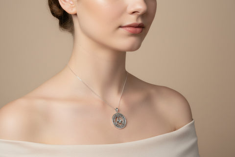 Load image into Gallery viewer, Nyx Trinity Knot Necklace
