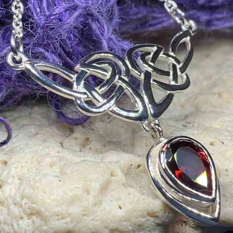 Load image into Gallery viewer, Ayn Celtic Knot Necklace
