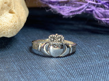Load image into Gallery viewer, Delvin Claddagh Ring
