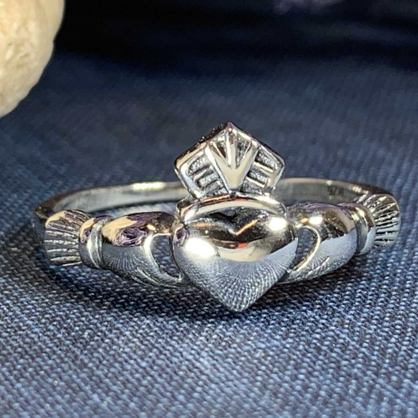 Dunlavin Claddagh Ring — view 2
