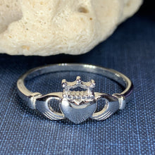 Load image into Gallery viewer, Bantry Claddagh Ring
