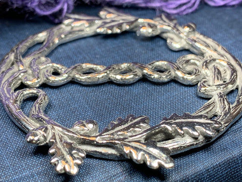 Load image into Gallery viewer, Pewter Oak Leaf &amp; Acorn Scarf Ring
