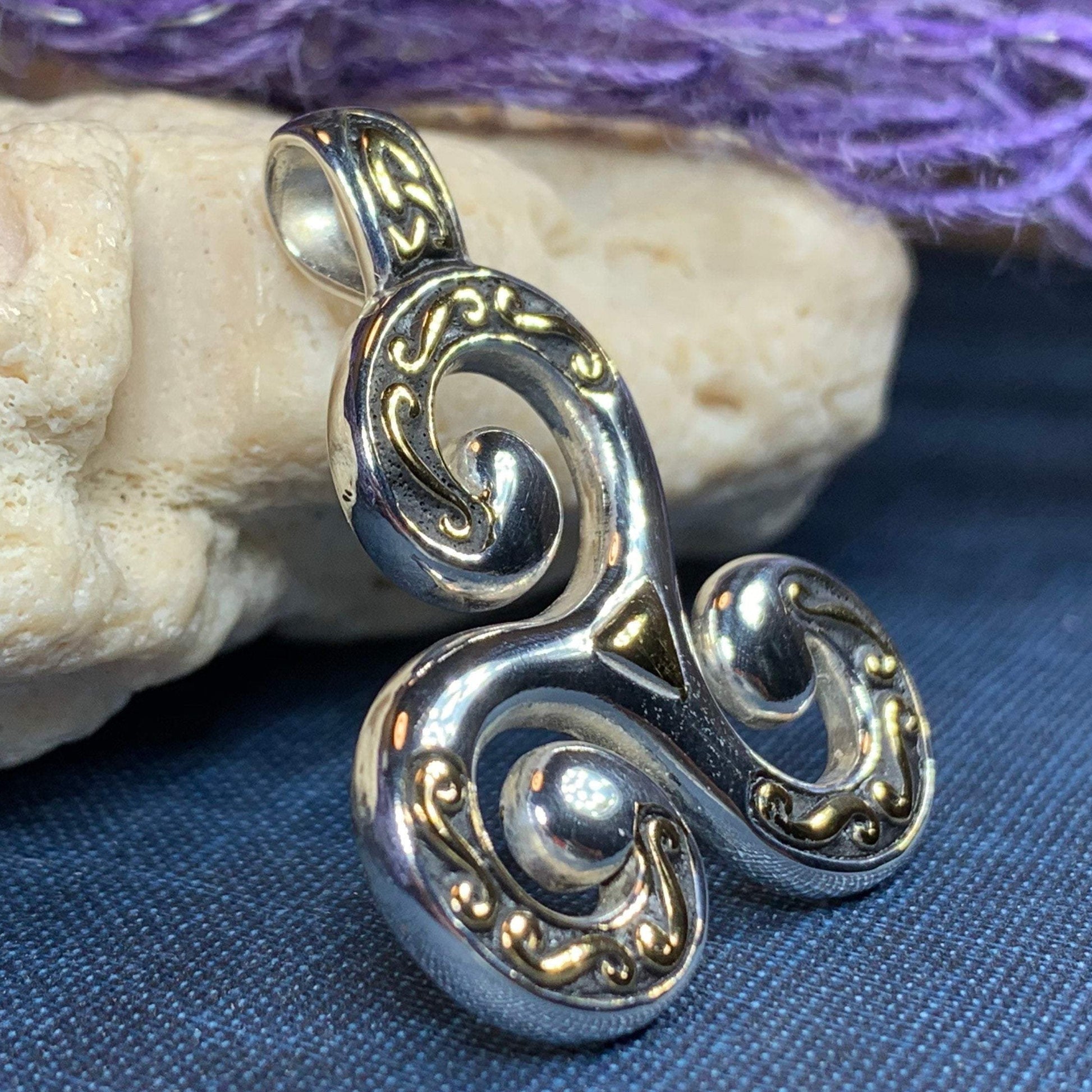 Finglas Celtic Triskele Necklace — view 3