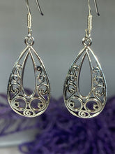 Load image into Gallery viewer, Dynra Celtic Knot Earrings
