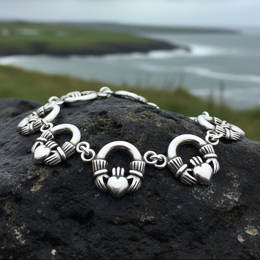 Claddagh Bracelet, Irish Jewelry, Celtic Bracelet, Bridal Jewelry, Girlfriend Gift, Wife Gift, Heart Jewelry, Ireland Gift, Anniversary Gift