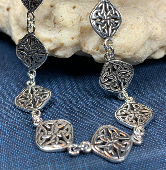 Mae Celtic Knot Bracelet