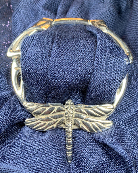 Load image into Gallery viewer, Dragonfly Scarf Ring, Scotland Jewelry, Celtic Jewelry, Nature Jewelry, Outlander Gift, Mom Gift, Wife Gift, Sister Gift, Friendship Gift
