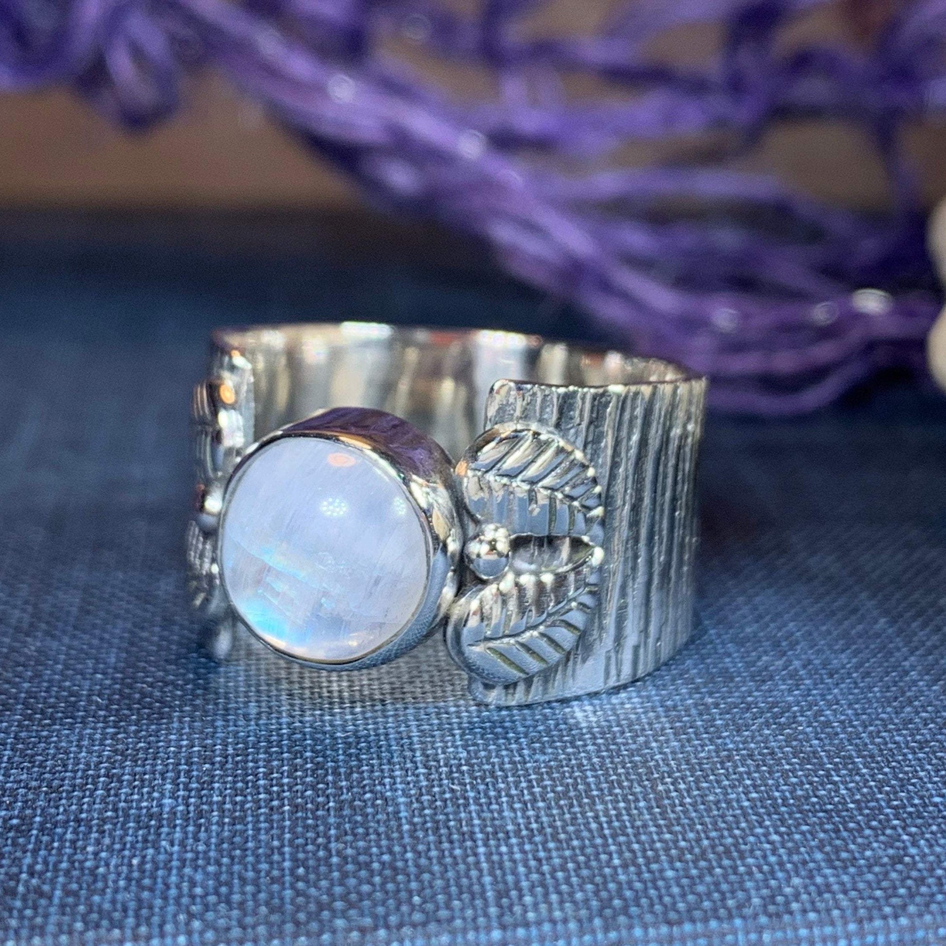 Colm Celtic Leaf Ring — view 4