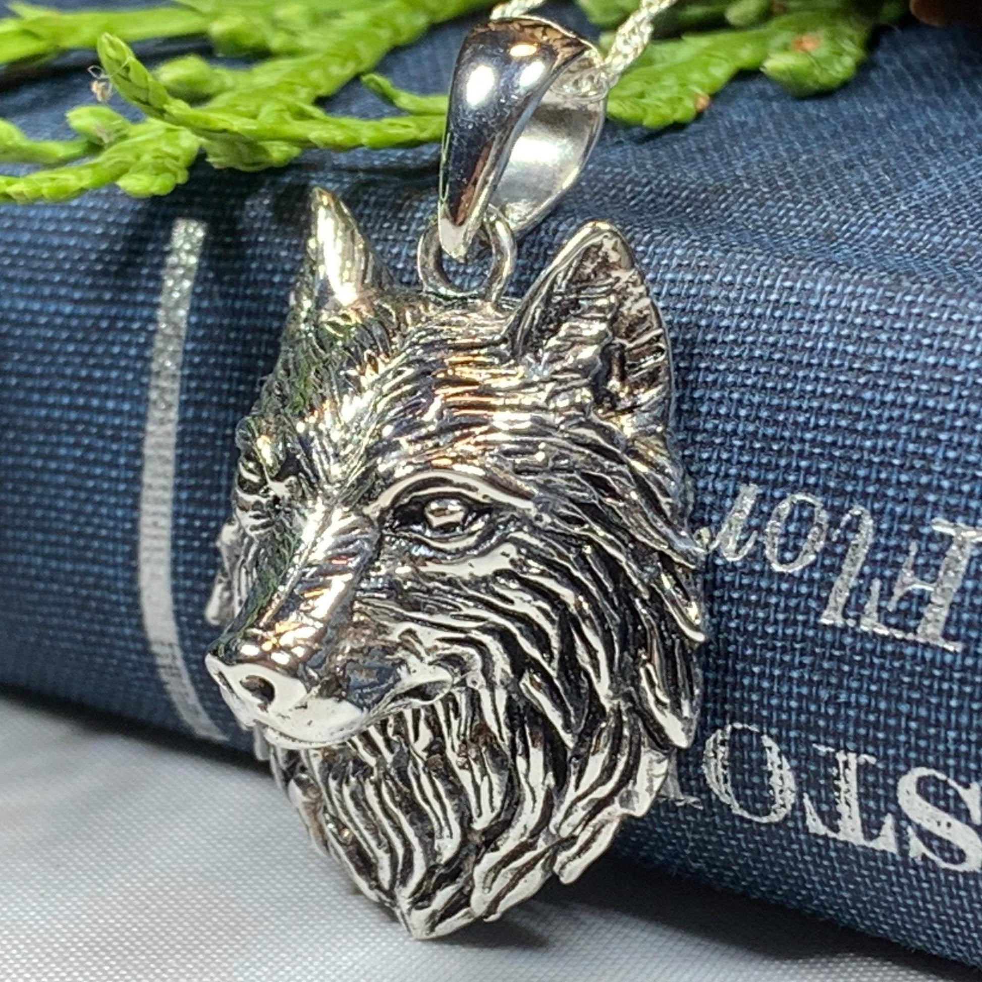 Aesir Wolf Necklace — view 4