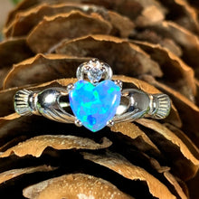 Load image into Gallery viewer, Glynnis Claddagh Ring
