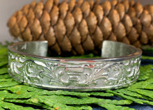 Load image into Gallery viewer, Filigree Pewter Bracelet
