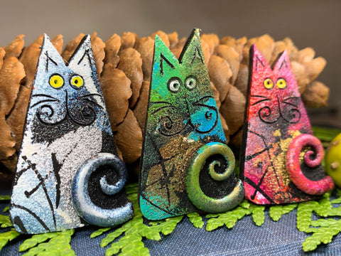 Load image into Gallery viewer, Whimsical Sitting Cat Brooch - Handmade in Scotland
