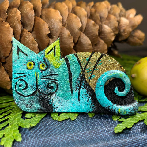 Load image into Gallery viewer, Quirky Cat Brooch
