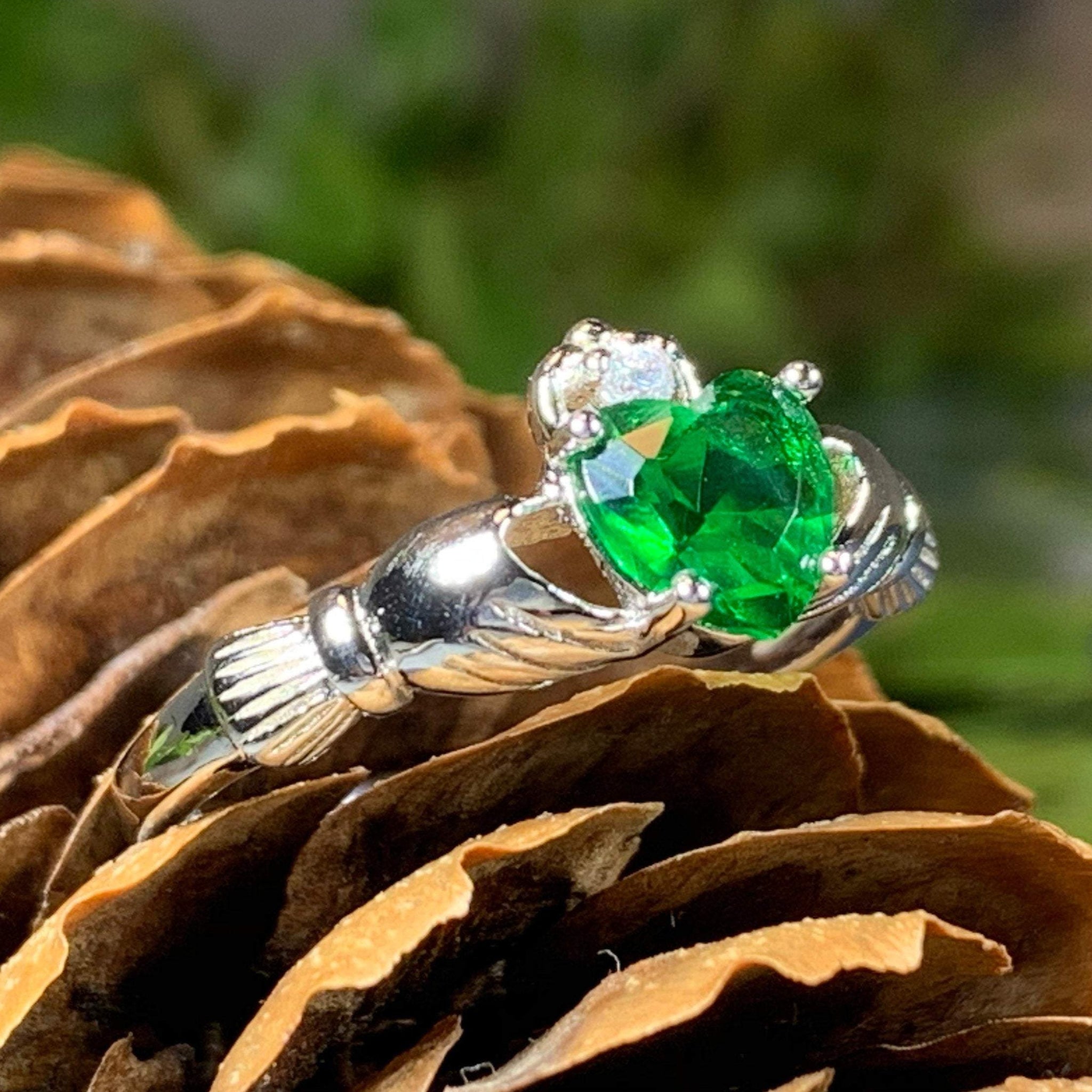 Guide to Emerald Gemstone - All about Emerald Jewelry | Enchanted Disney  Fine Jewelry