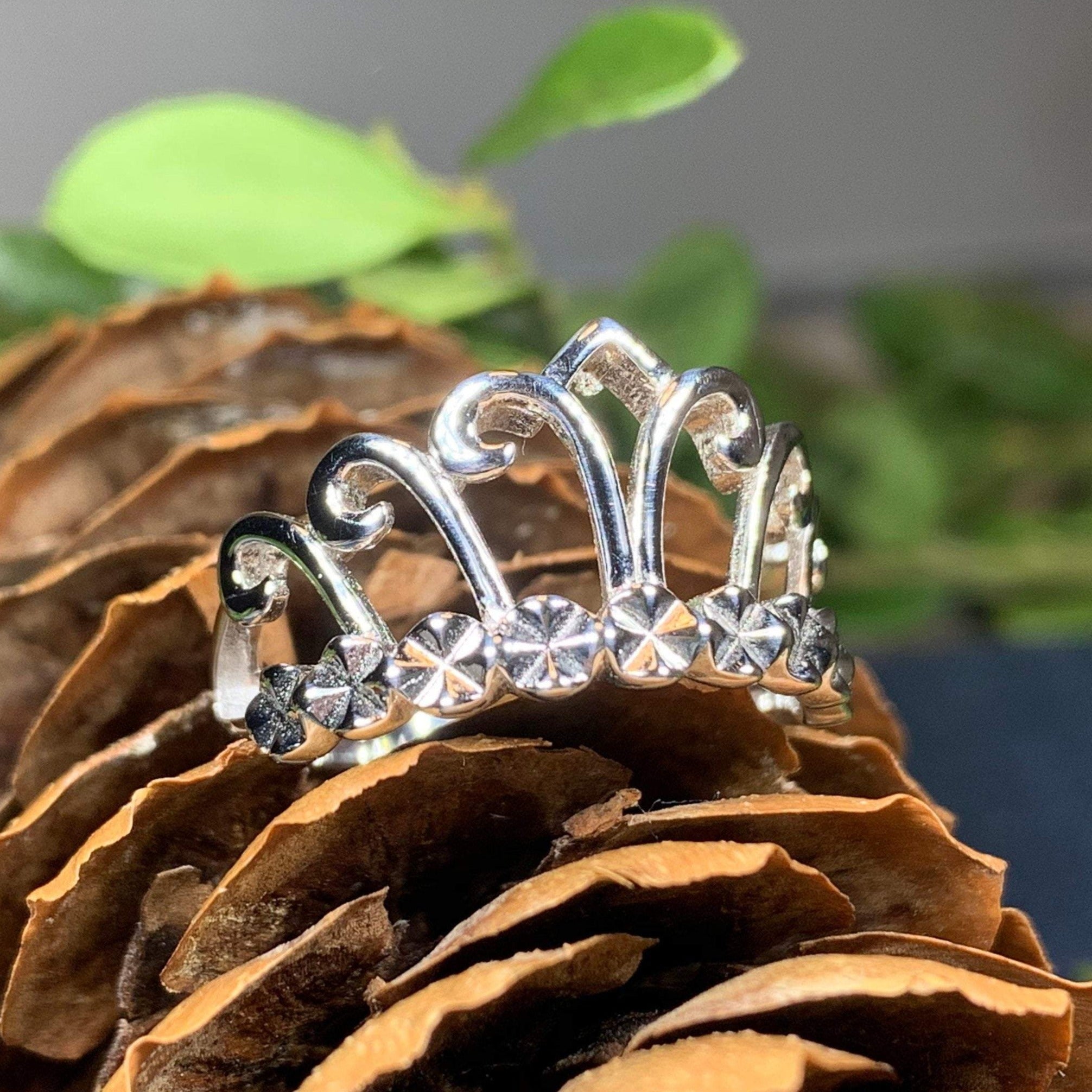 Crown Ring – Luster Jewels